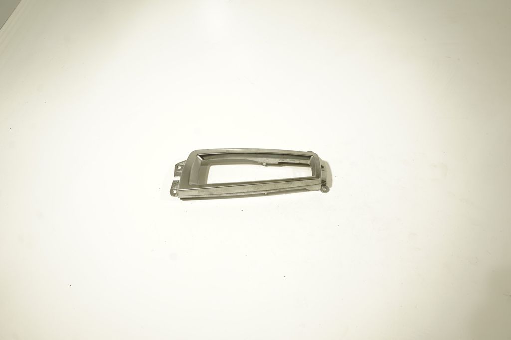 Gear shifter surround trim plastic (3)