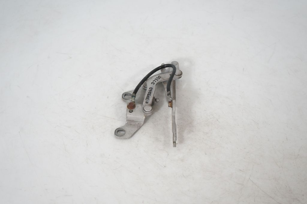 Engine bonnet/hood hinges (4)