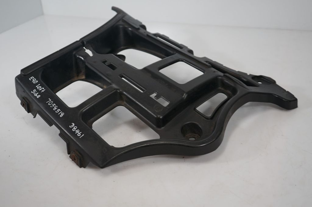 Rear bumper mounting bracket (7)