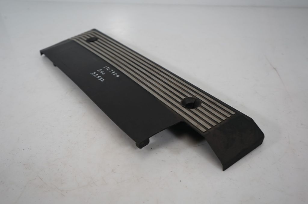 Engine cover (trim) (7)