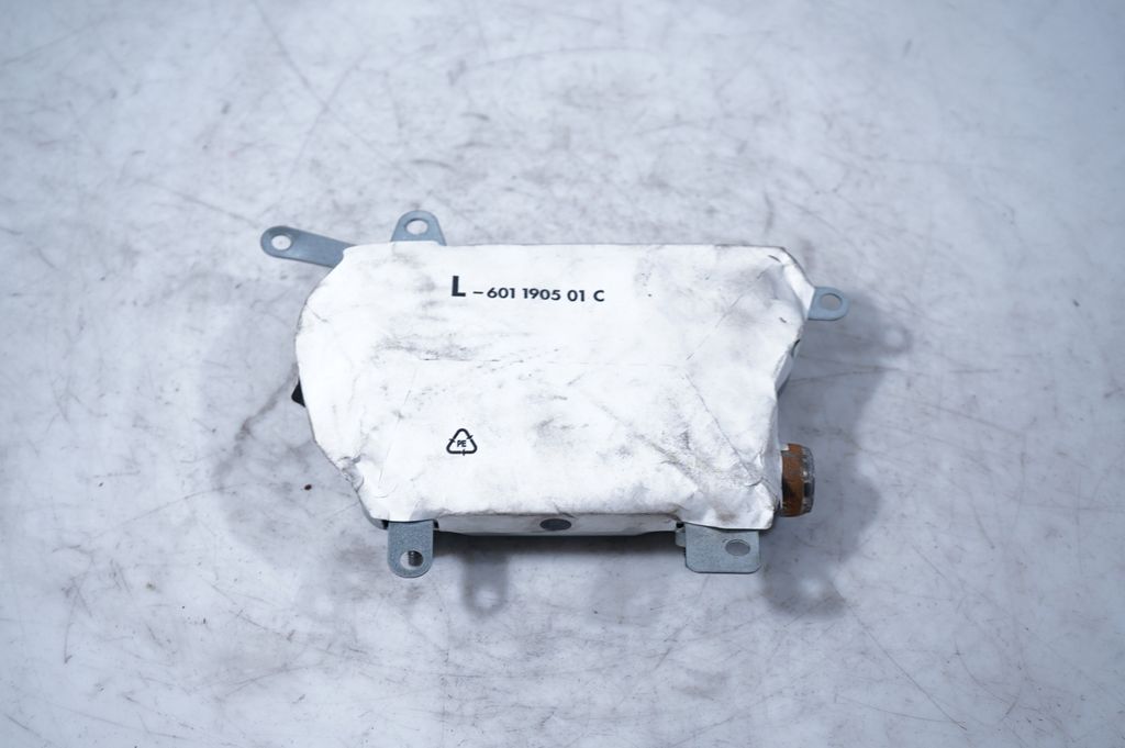 Front door airbag (6)