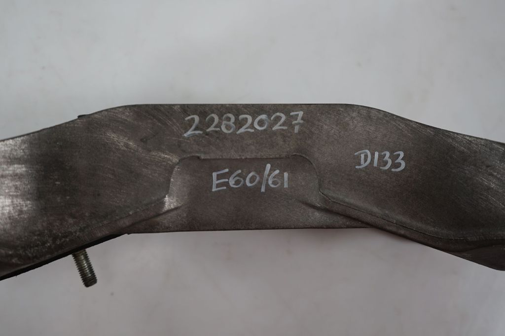 Gearbox mounting bracket (7)