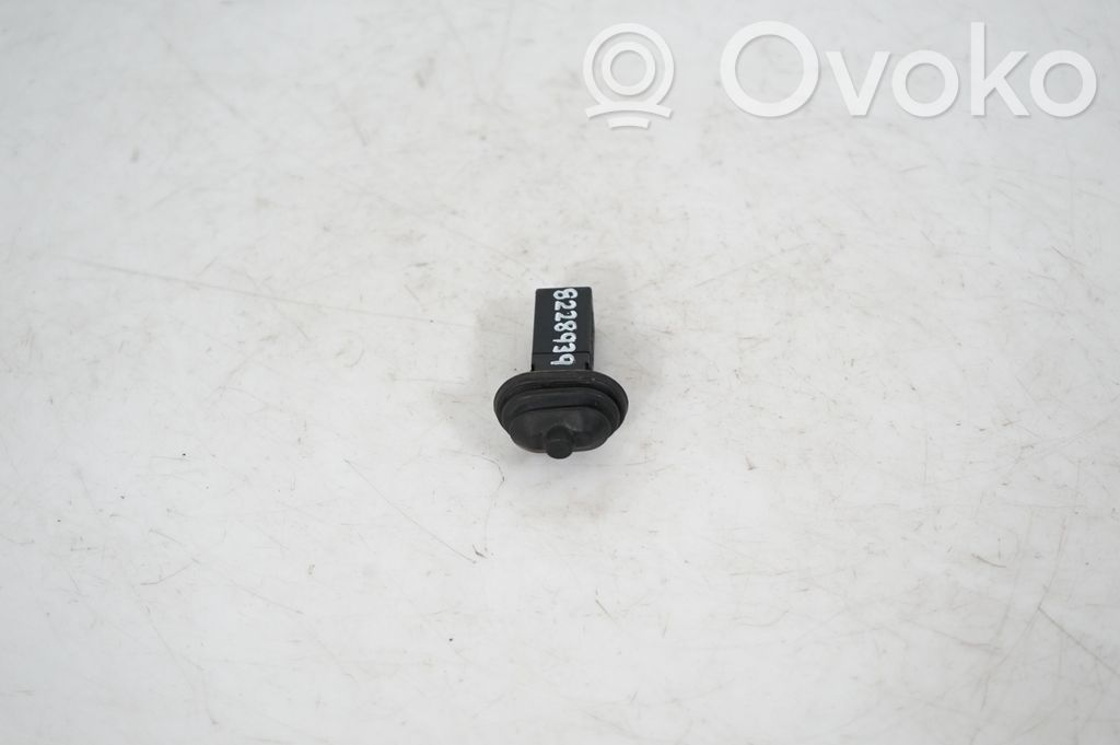 Fuel tank cap lock (2)