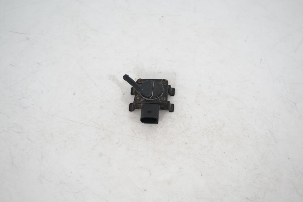 Exhaust gas pressure sensor (3)