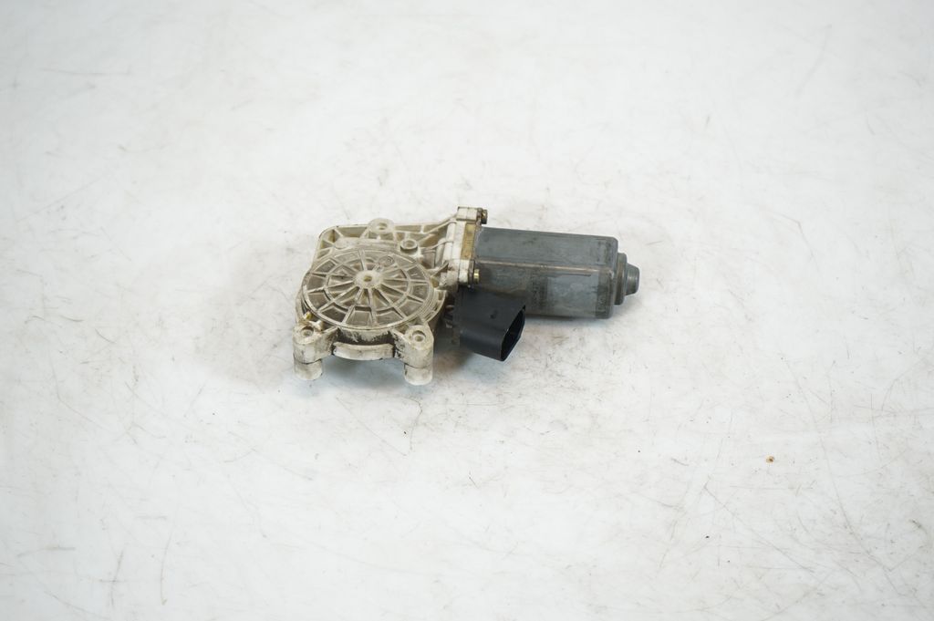 Front door window regulator with motor (5)