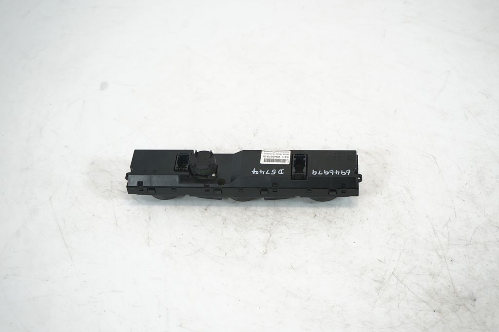 Climate control unit (5)