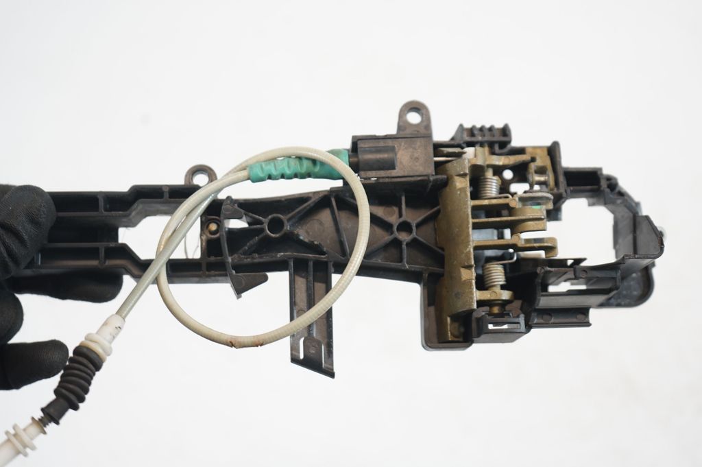 Rear door exterior handle/bracket (6)