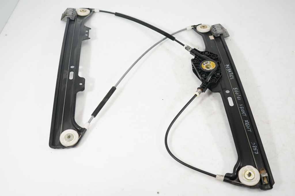 Front door window regulator with motor (2)