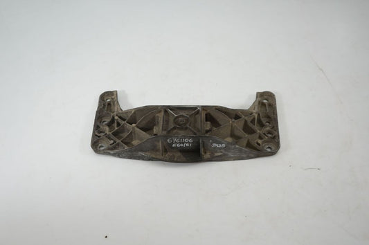 Gearbox mounting bracket