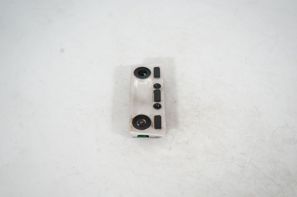 Front seat light (4)