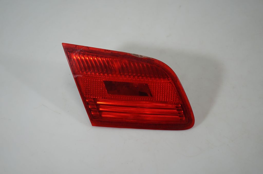 Tailgate rear/tail lights