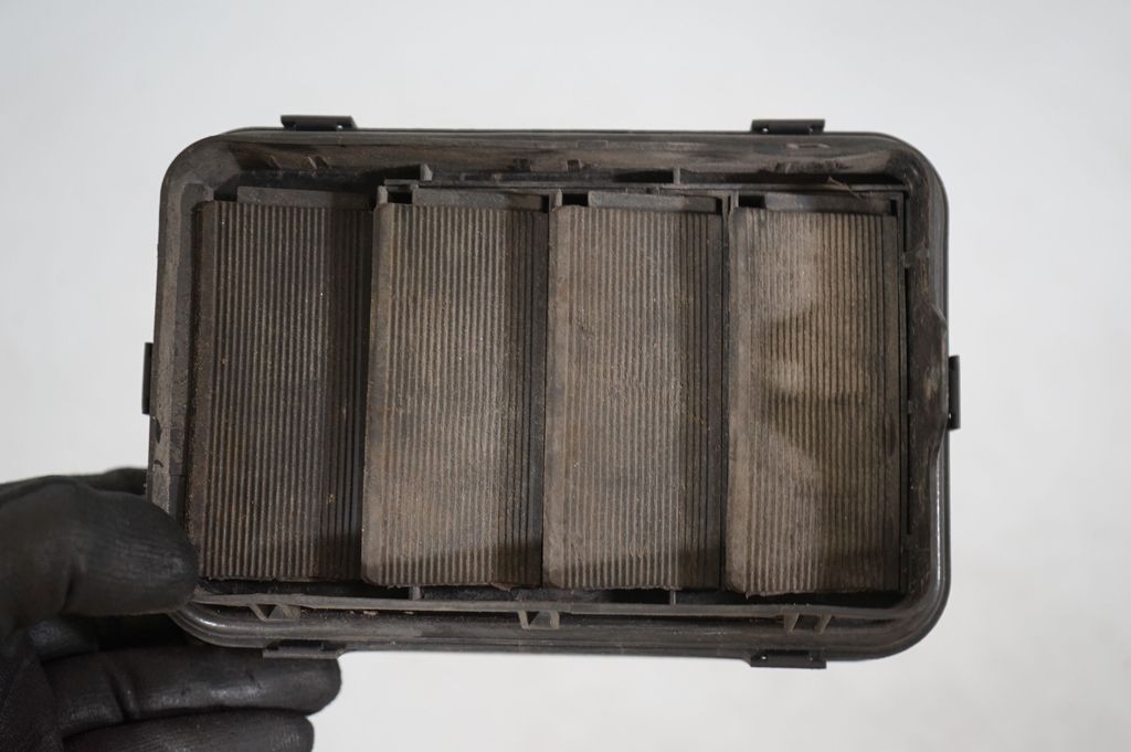 Quarter panel pressure vent (6)