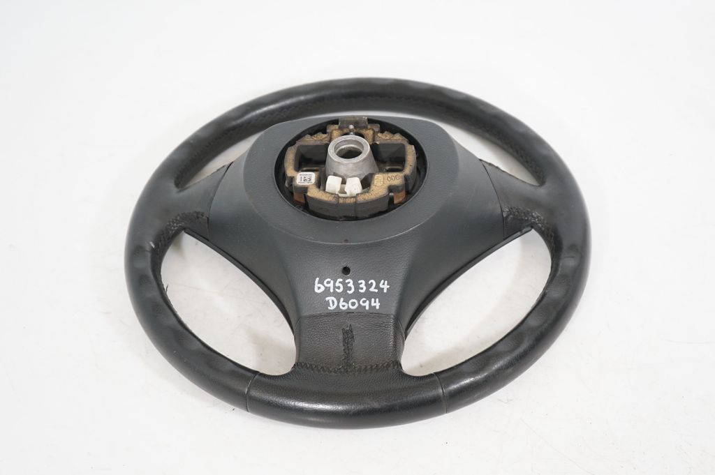 Steering wheel (5)