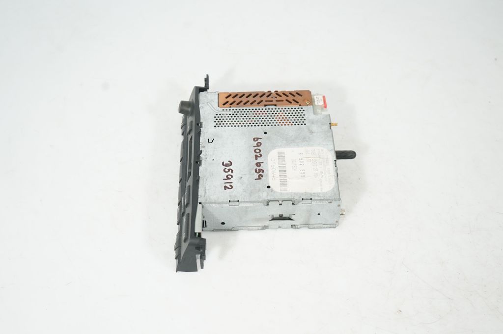 Radio/CD/DVD/GPS head unit (2)