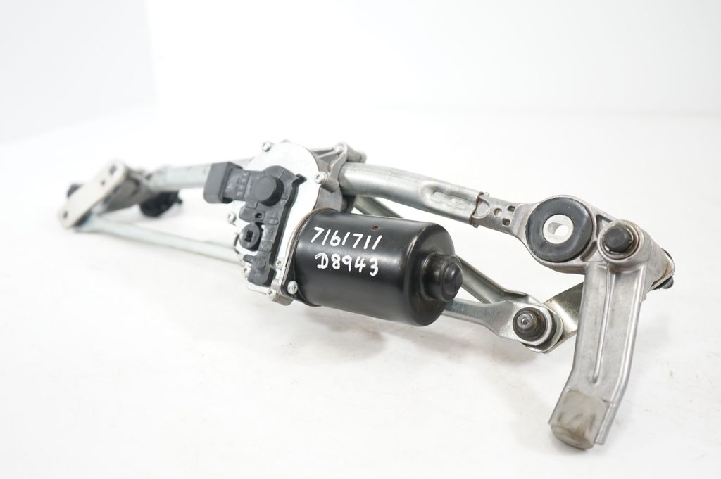 Front wiper linkage and motor (7)