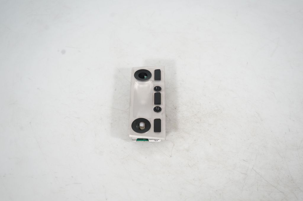 Front seat light (2)