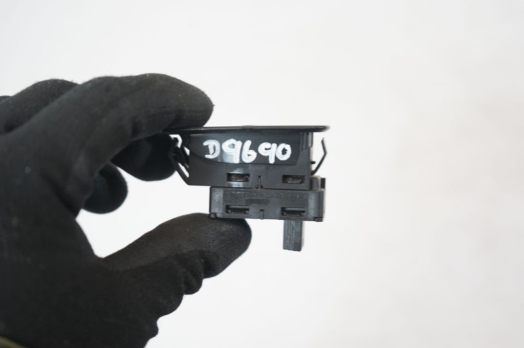 Electric window control switch (6)