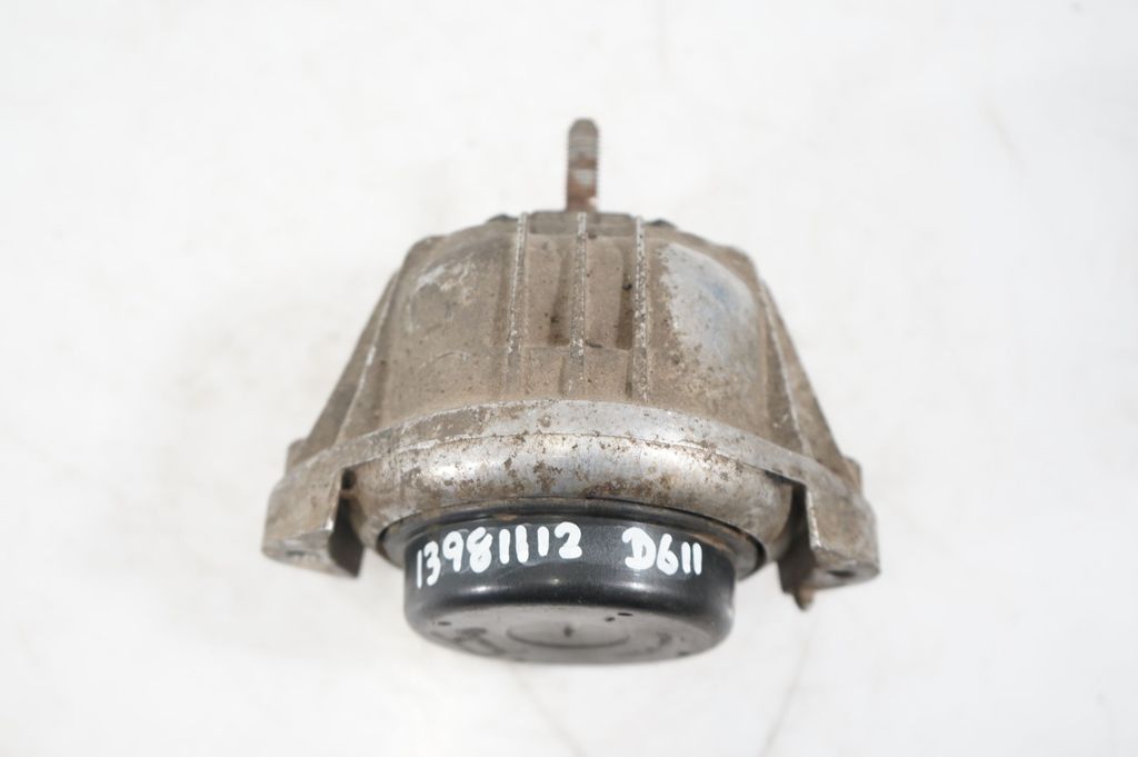 Engine mount bracket (8)