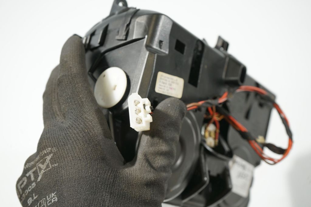 Cup holder front (7)