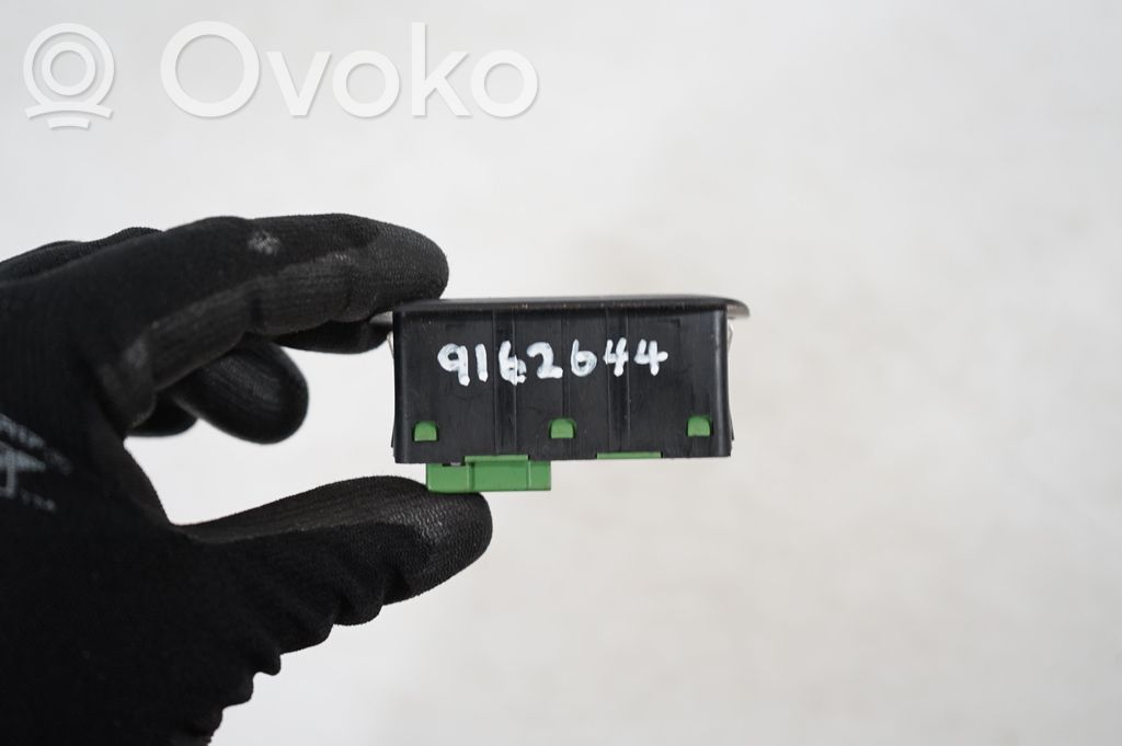 Central locking switch button (9)