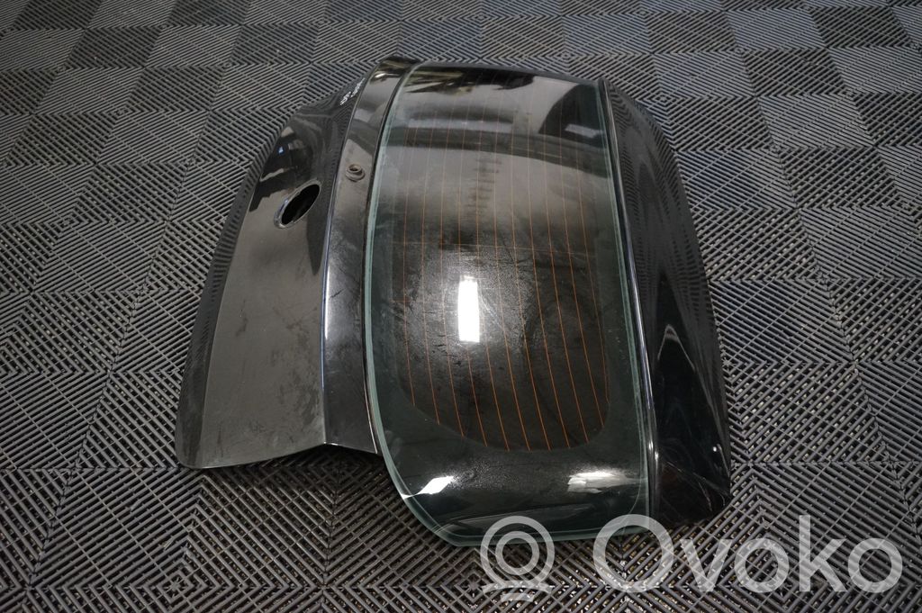 Tailgate/trunk/boot lid (2)