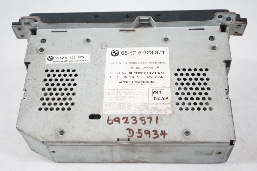 Radio/CD/DVD/GPS head unit (9)