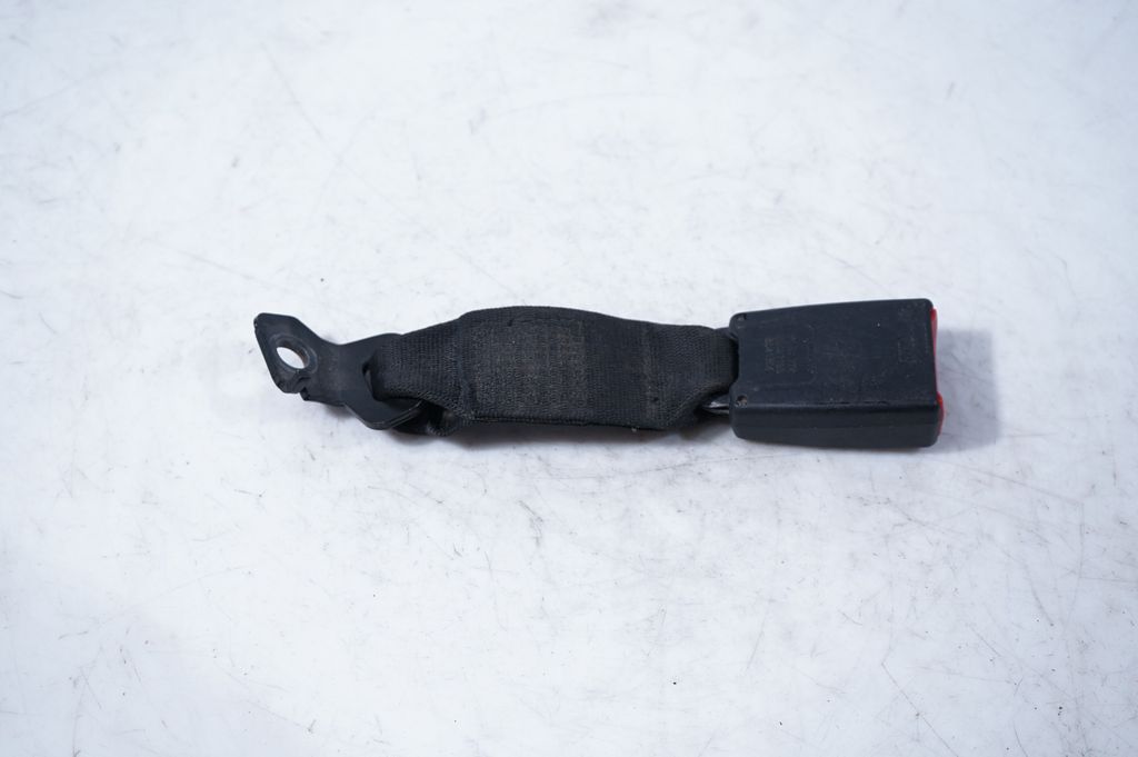 Rear seatbelt buckle (6)