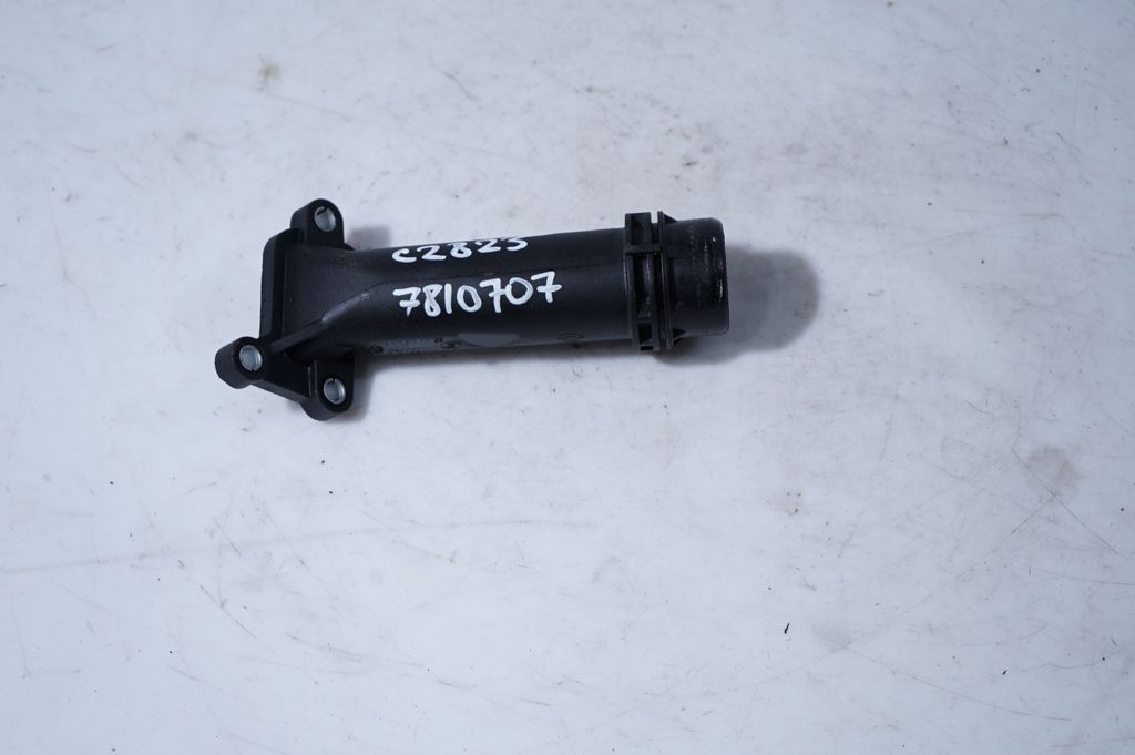 Engine coolant pipe/hose (5)