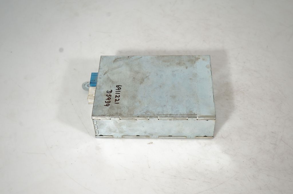 GPS navigation control unit/module (2)