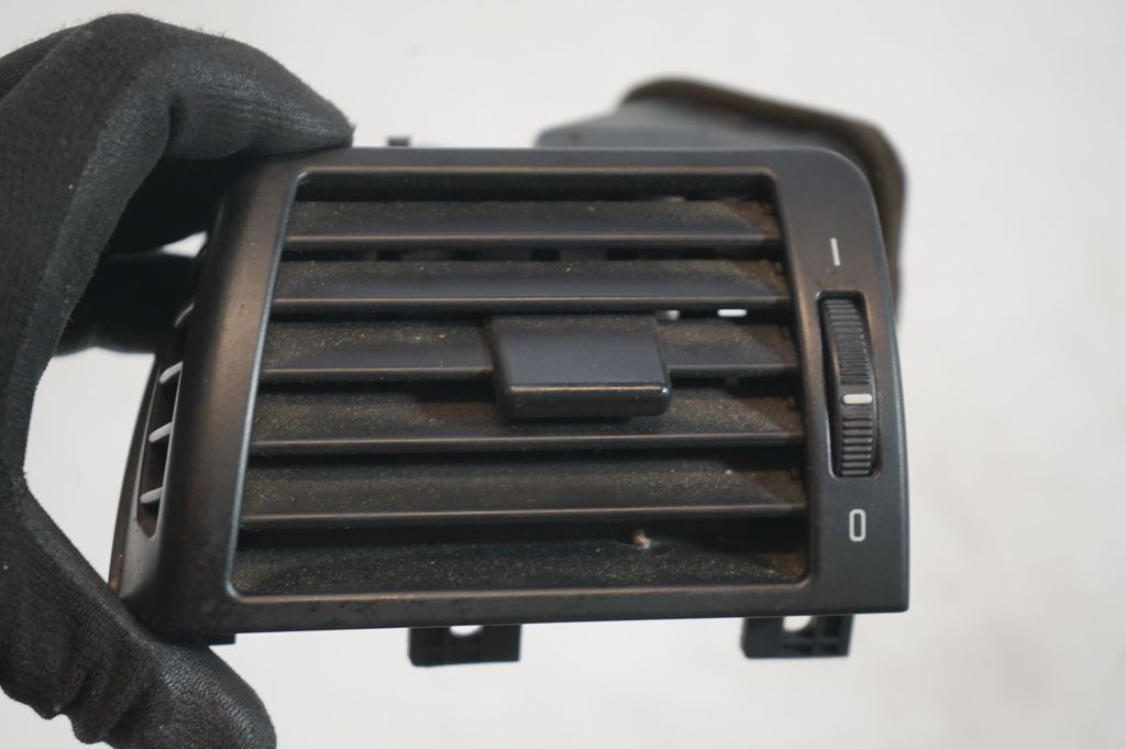 Dashboard side air vent grill/cover trim (7)