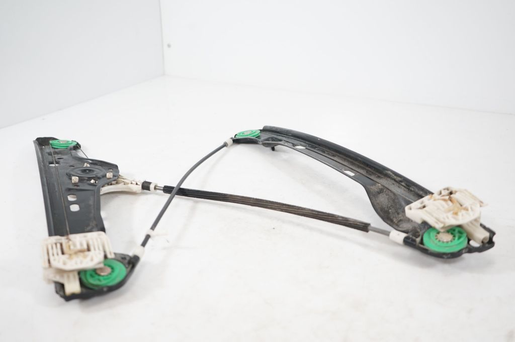 Front door window regulator with motor (6)