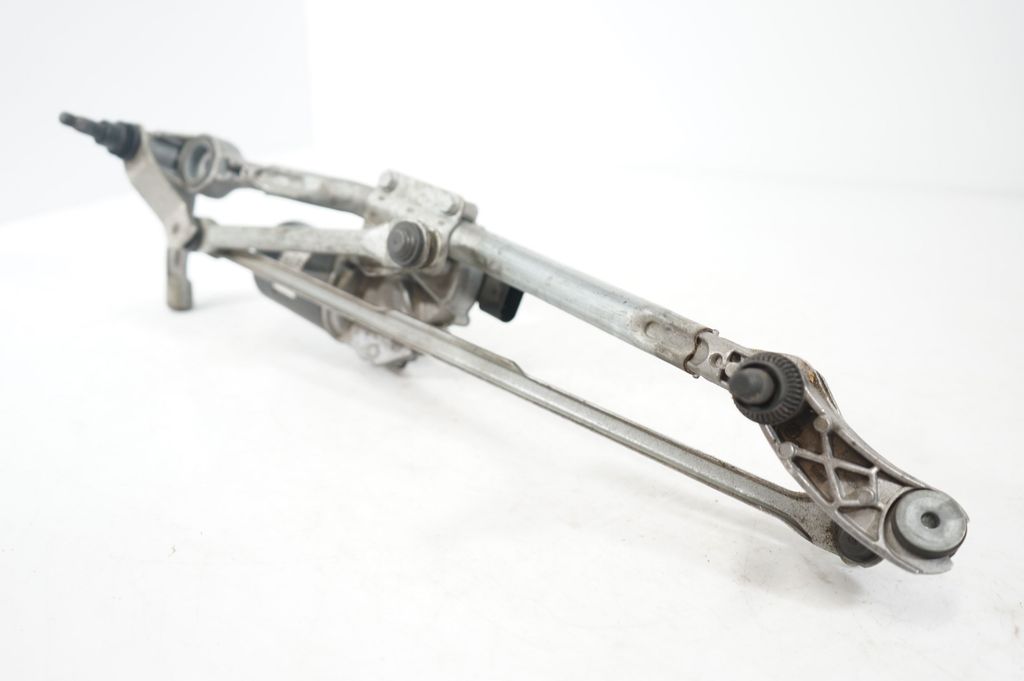 Front wiper linkage and motor (6)