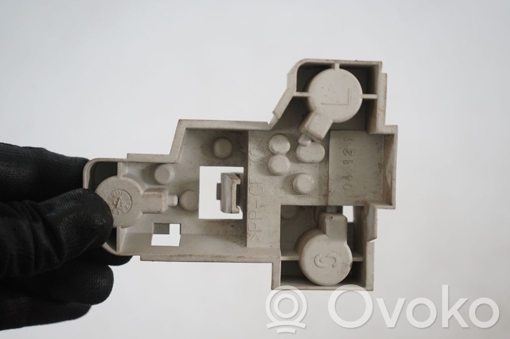 Tail light bulb cover holder (7)