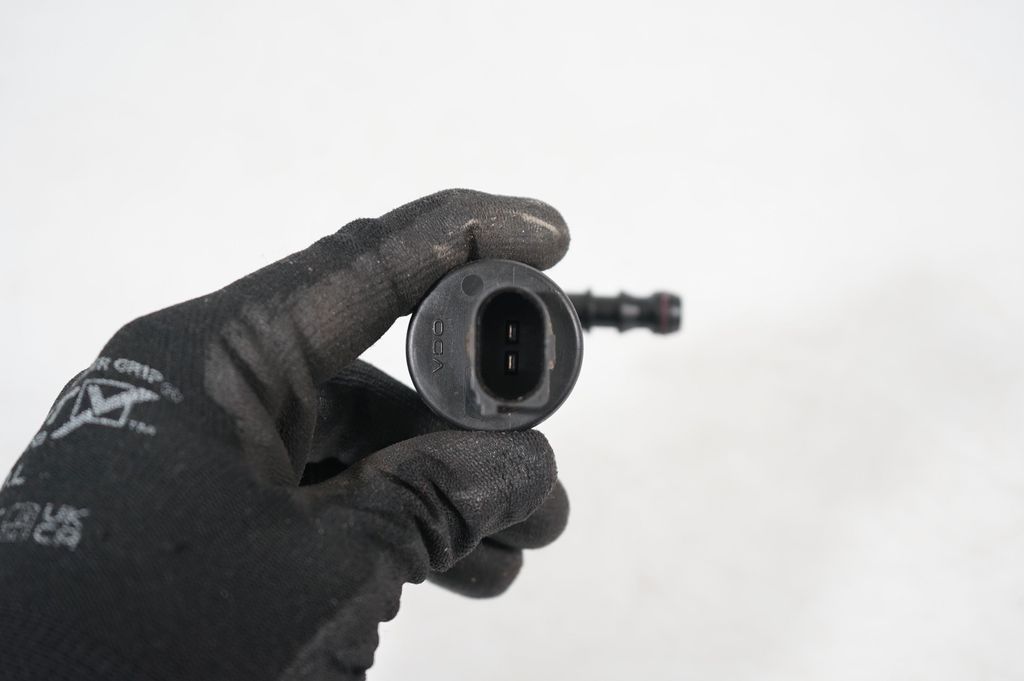 Headlight washer pump (6)