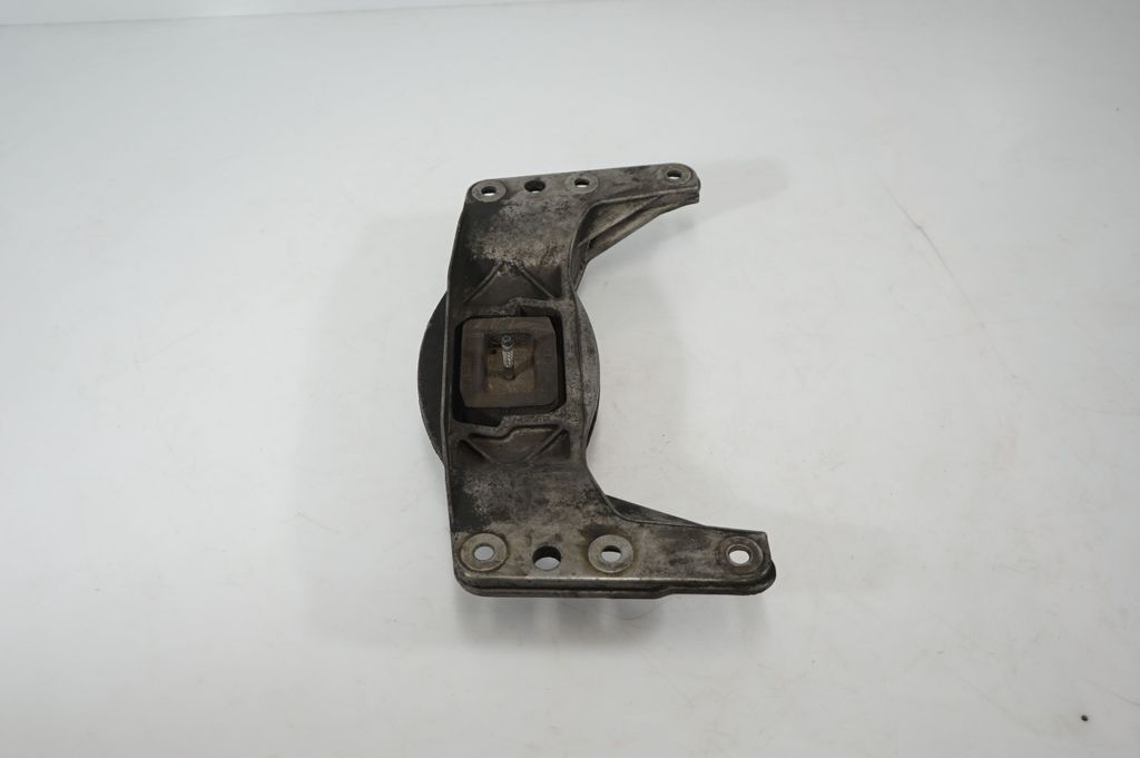 Gearbox mounting bracket (4)