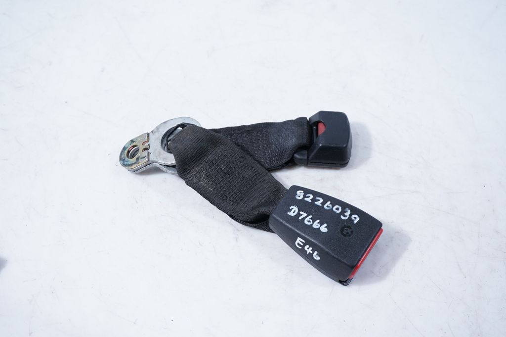 Rear seatbelt buckle (5)