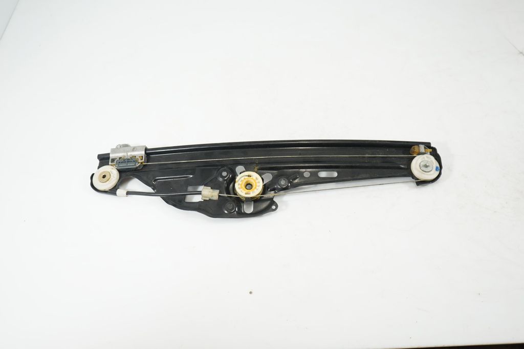 Rear door window regulator with motor (5)