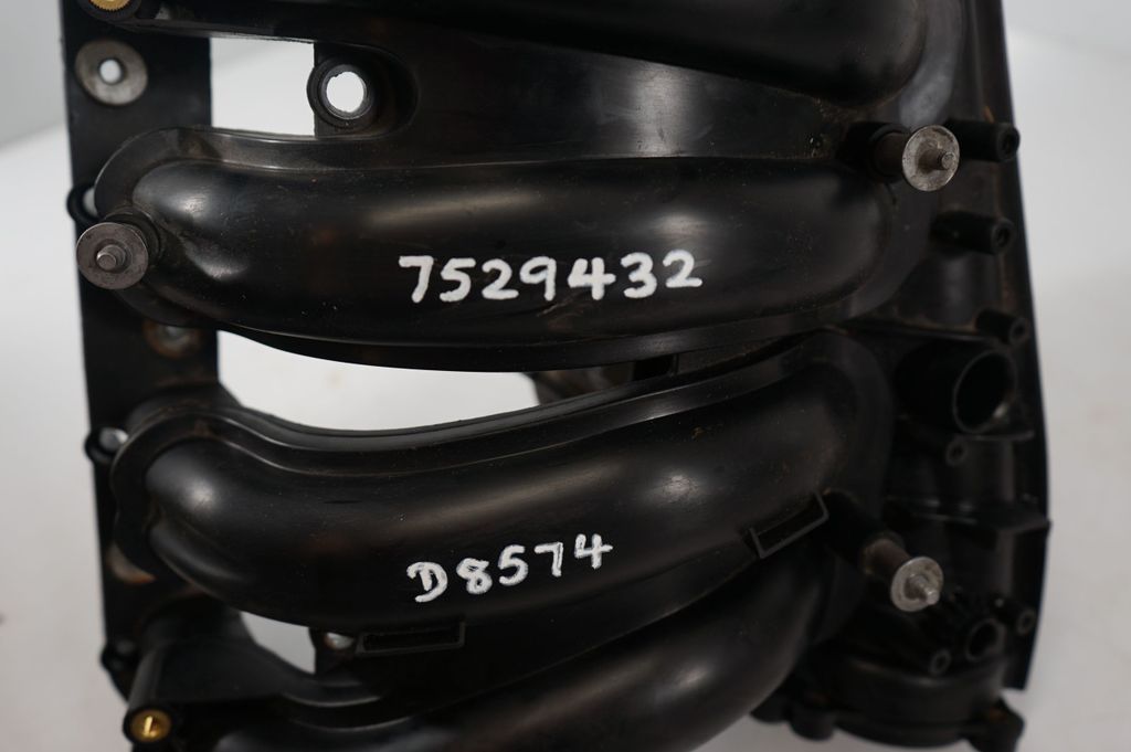 Intake manifold (10)