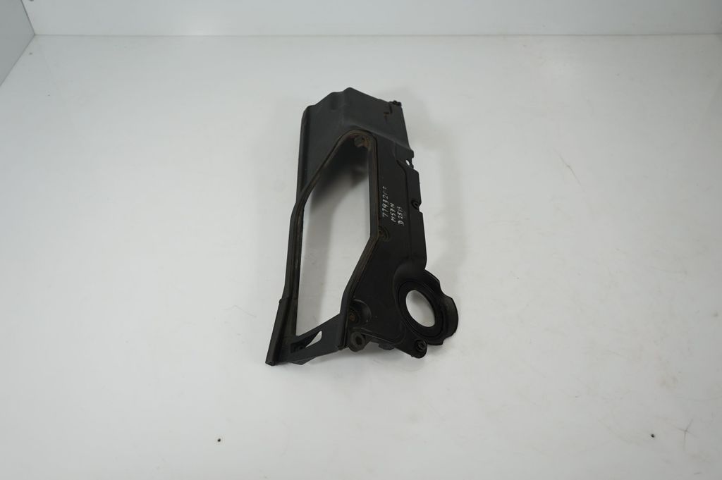 Engine cover (trim) (4)