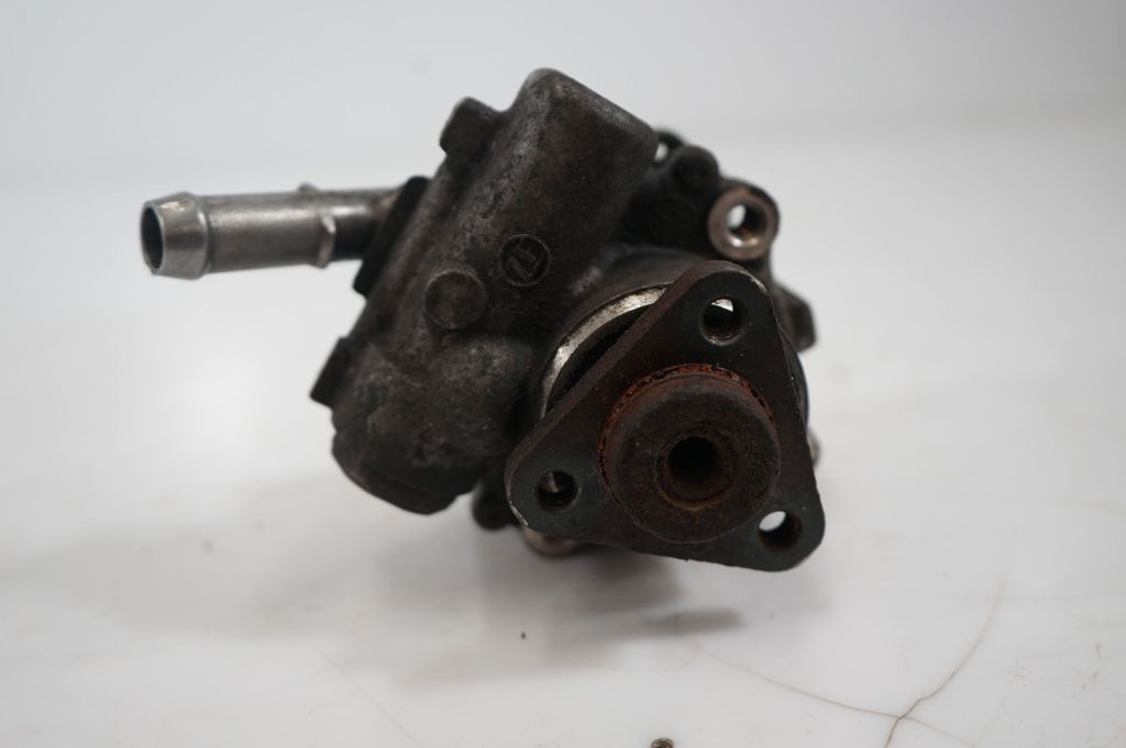 Power steering pump (9)