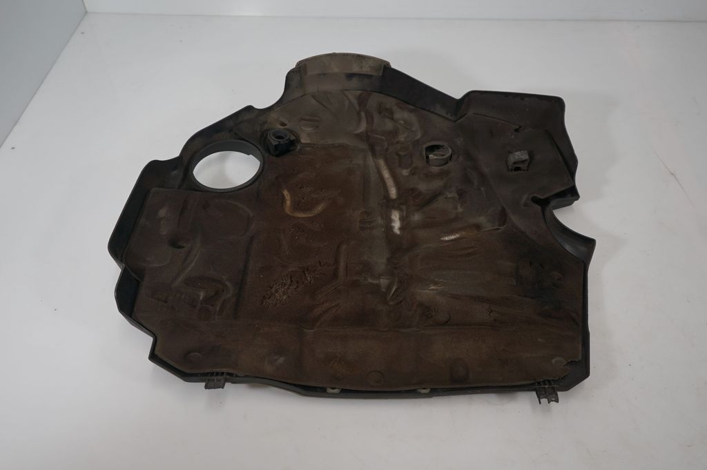 Engine cover (trim) (5)