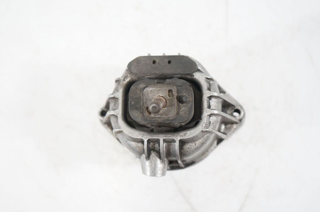 Engine mount bracket (7)