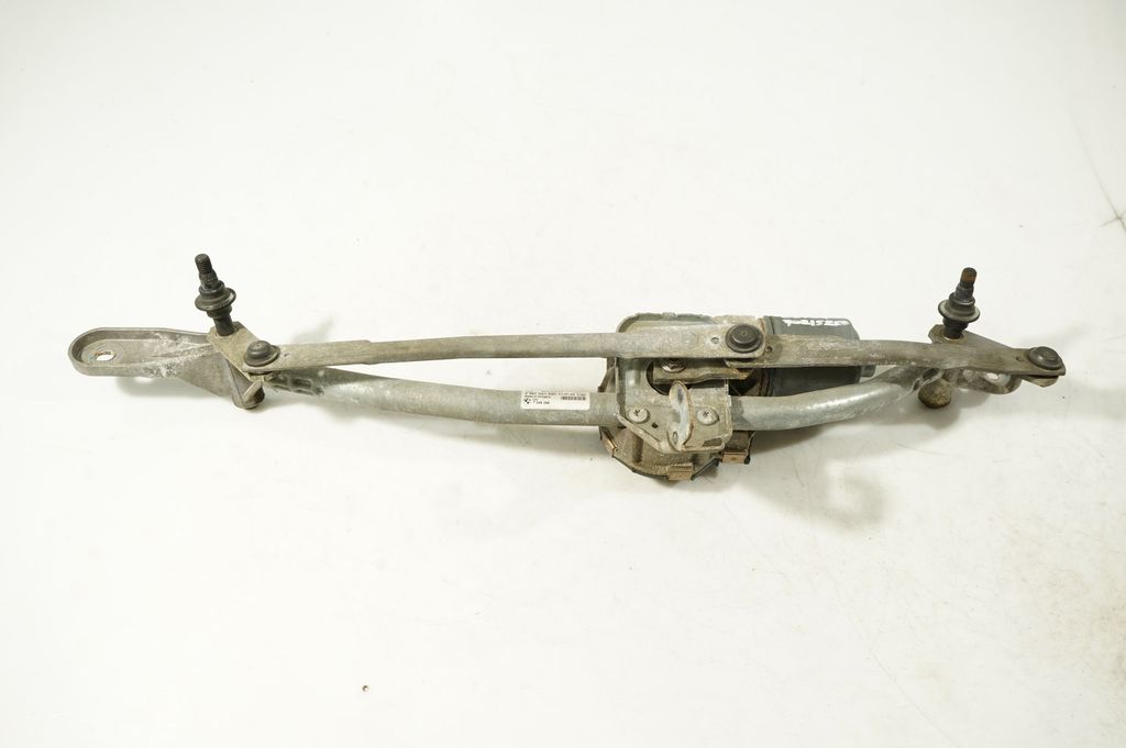 Front wiper linkage and motor
