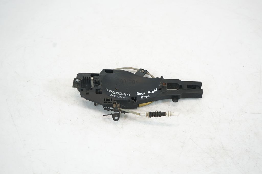 Rear door exterior handle/bracket