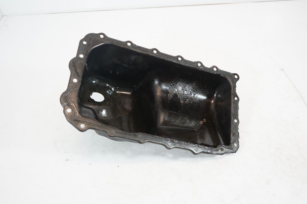 Oil sump (5)