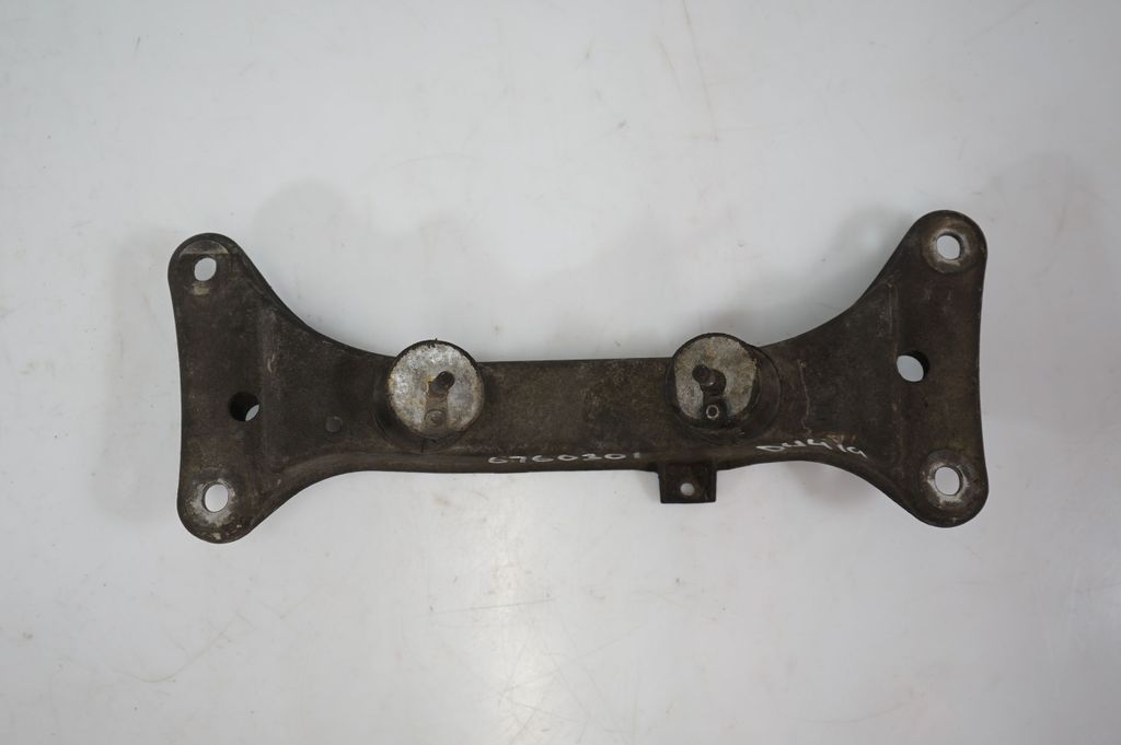 Gearbox mounting bracket (6)