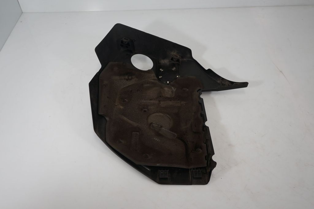 Engine cover (trim) (5)