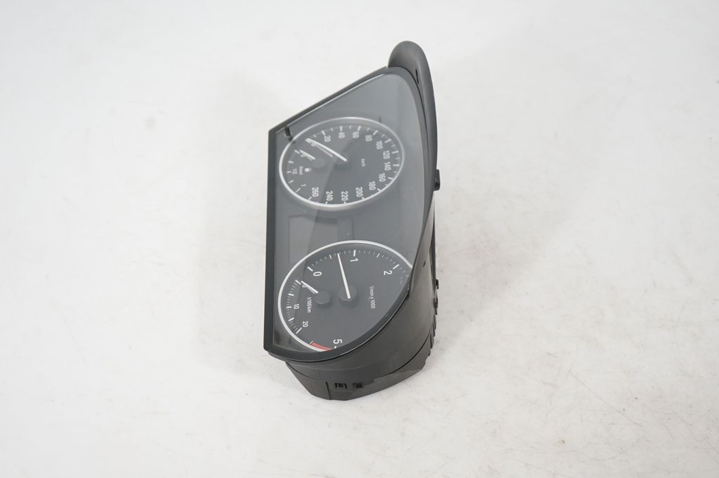 Speedometer (instrument cluster) (2)
