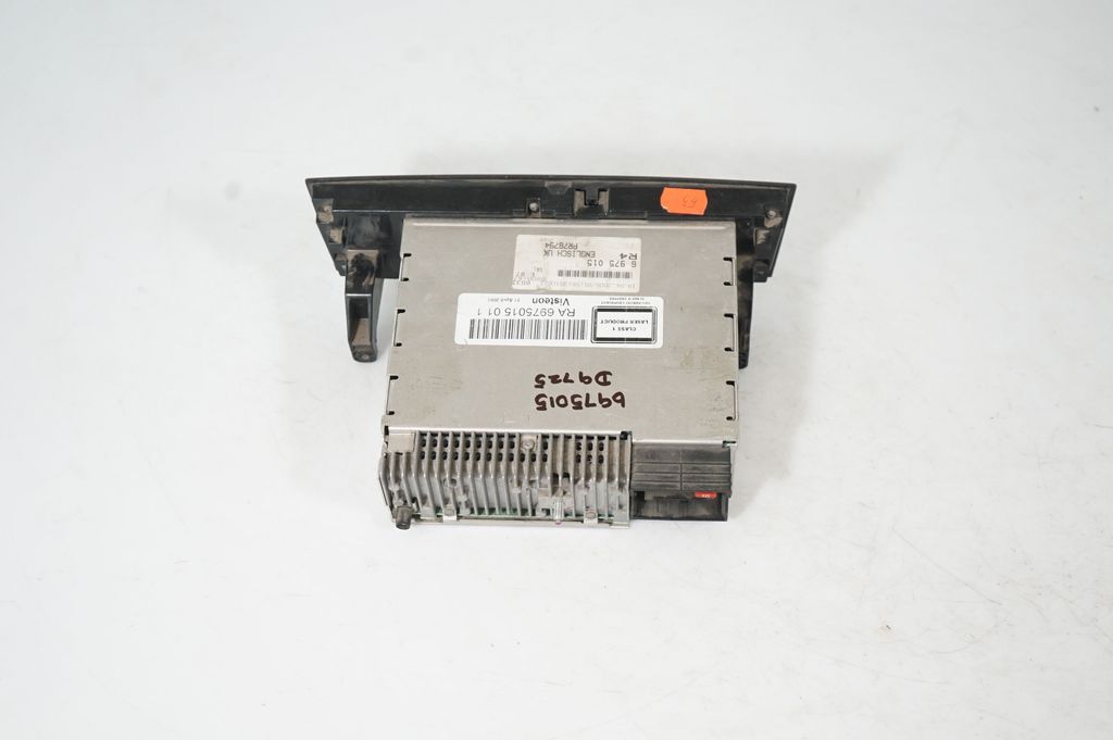 Radio/CD/DVD/GPS head unit (3)