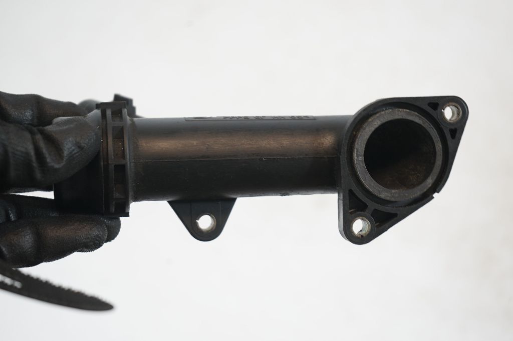 Engine coolant pipe/hose (6)